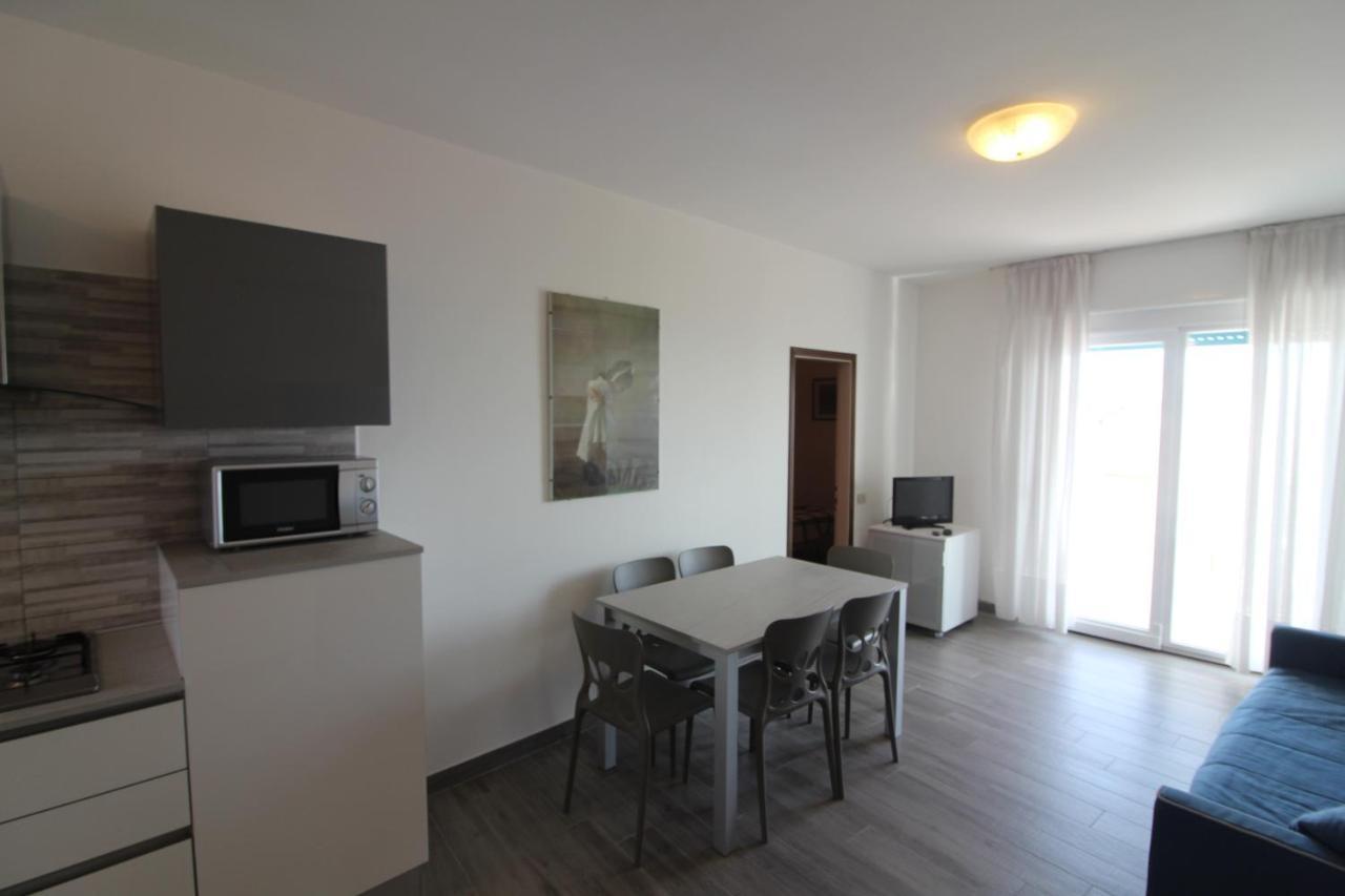 Appartamenti Puerto Do Sol Lignano Sabbiadoro Extérieur photo