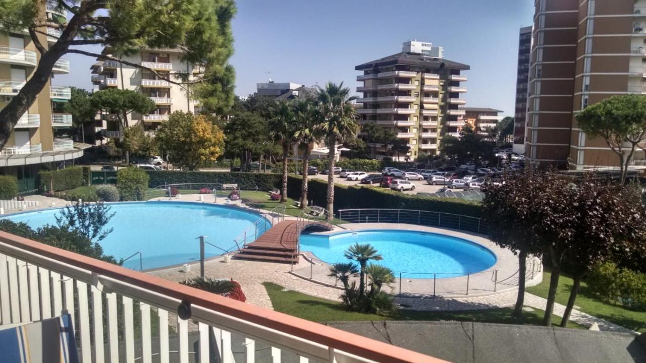 Appartamenti Puerto Do Sol Lignano Sabbiadoro Extérieur photo